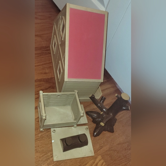 Vtg Red Roof Sylvanian Families EPOCH House, Treehouse, Bench - Picture 8 of 9